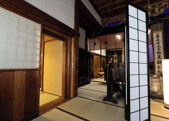 Temple Hotel Takayama Zenkoji